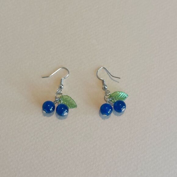 Blueberry Earrings S861 - Picture 2 of 4